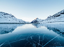 title：B体育官方：开启体育数字化新纪元description：以创新科技驱动体育产业，B体育官方为运动品牌、赛事、健身场景提供全方位数字化解决方案，帮助企业和个人实现更高效的连接与增长。keywords：B体育官方,体育科技,体育数字化,赛事管理,健身应用,用户增长,数据分析part1:小破局之道——从场馆到云端的全链路在体育世界里，现场的激情与数据的洞察并行，才能真正释放一场赛事的商业价值。