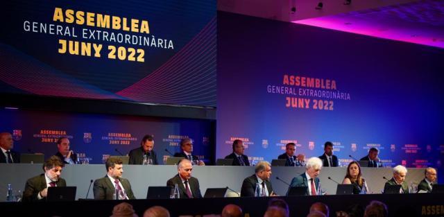 开云官网APP-莱万能来了？别急，巴萨卖身刚获批准而已