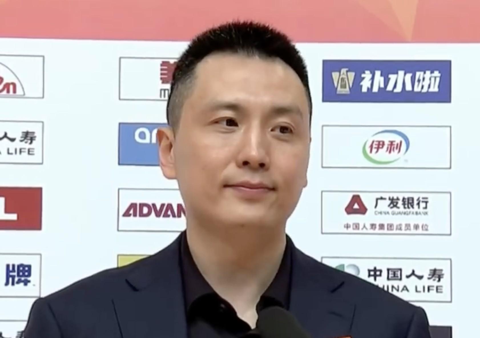 开云智能体验-卢伟：开局思想不太重视，靠王哲林、洛夫顿冲击内线拿下比赛